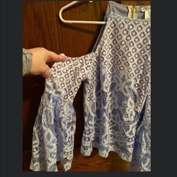 Venus cold shoulder blue lace top - Picture 5 of 6